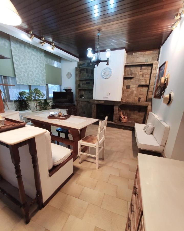 Johnny'S Loft Apartamento Agrinio Exterior foto