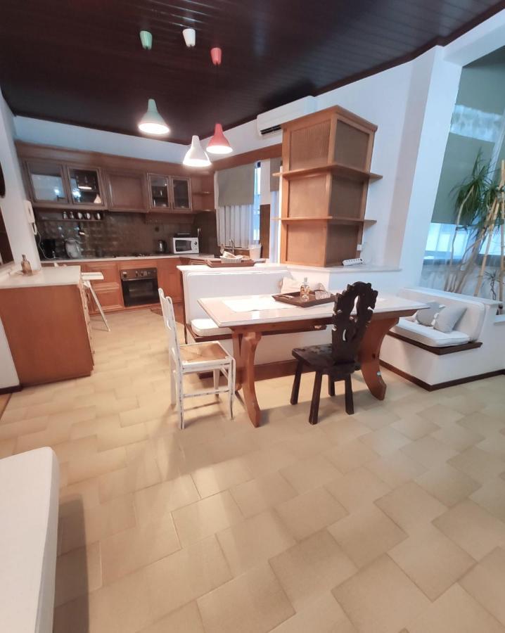 Johnny'S Loft Apartamento Agrinio Exterior foto