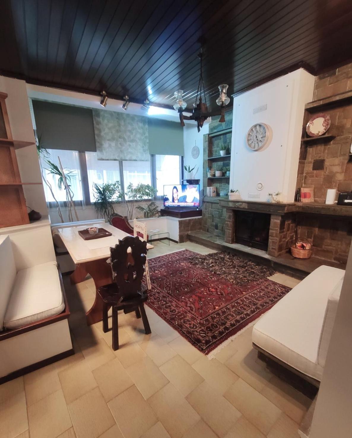 Johnny'S Loft Apartamento Agrinio Exterior foto